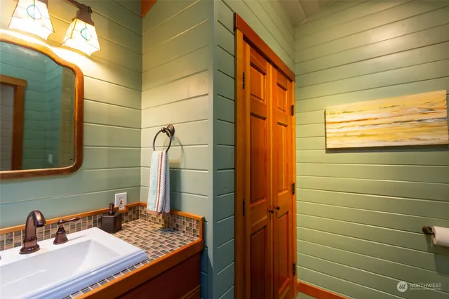 $2,100,000 | 3 Brown Island, Friday Harbor, WA 98250