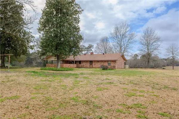 $1,000,000 | 135 Big Lake Road, Pineville, LA 71360