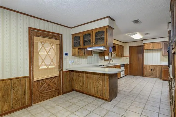 $1,000,000 | 135 Big Lake Road, Pineville, LA 71360