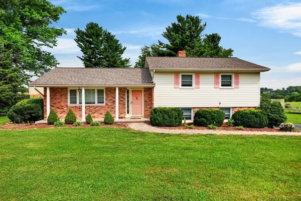 $300,000 | 960 Cattle Scales Road, Waynesboro, VA 22980