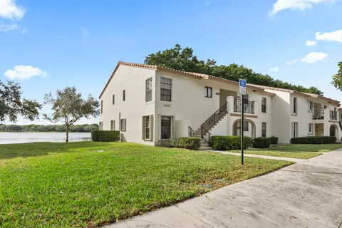 $369,000 | 2900 Olivewood Terrace, Unit 201, Boca Raton, FL 33431