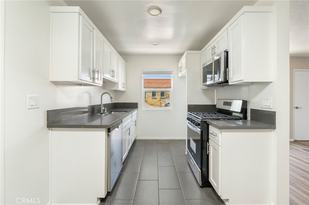 939 Pacific Avenue Long Beach, CA 90813 - Photo 5 of 16