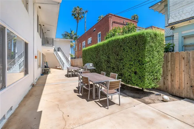 $2,875,000 | 939 Pacific Avenue, Long Beach, CA 90813