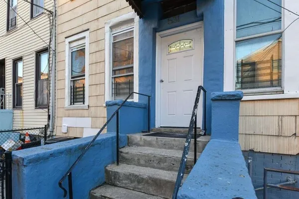 $1,750 | 531 28th Street, Unit 5, Union City, NJ 07087
