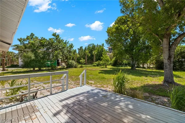 $975,000 | 1155 Seagrape Lane, Sanibel, FL 33957