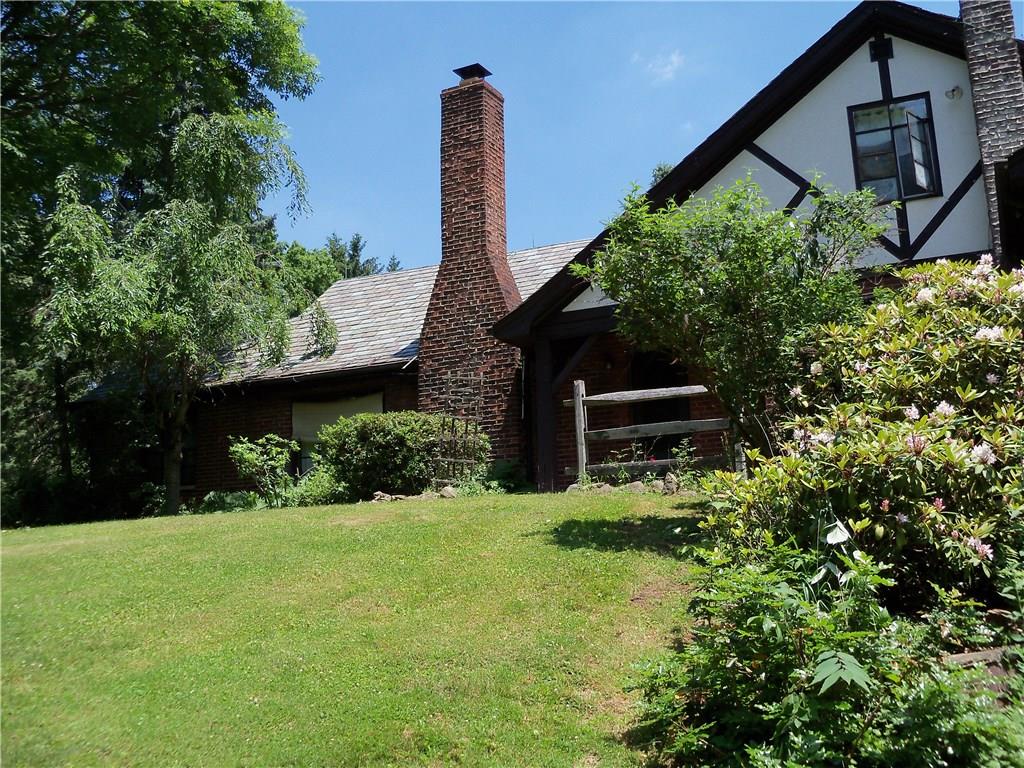 814 Chapin Road New Castle, PA 16105 - Photo 3 of 25 Gallery Image 3