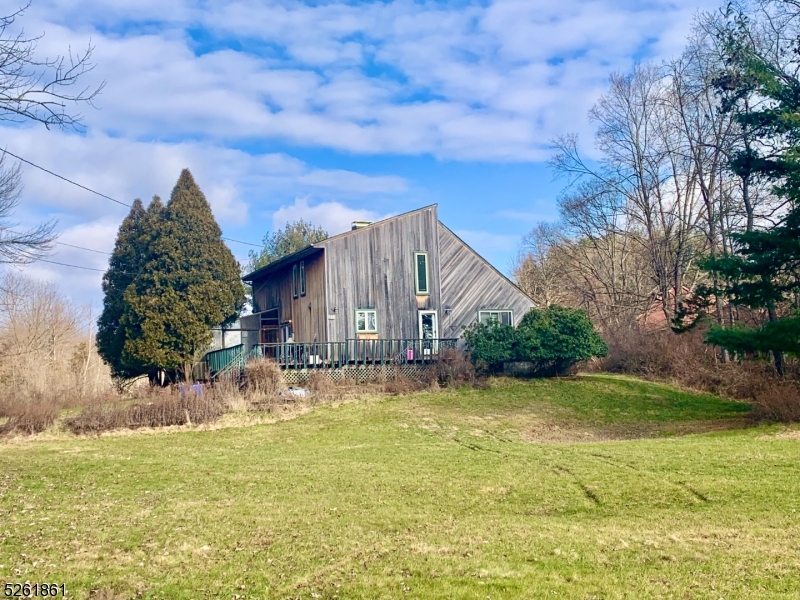 17 Mulford Road, Lafayette, NJ 07848 Compass