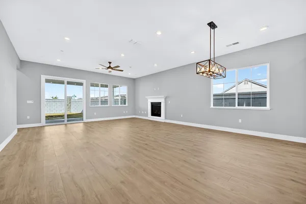 $709,990 | 900 Acadia Court, Roseville, CA 95747