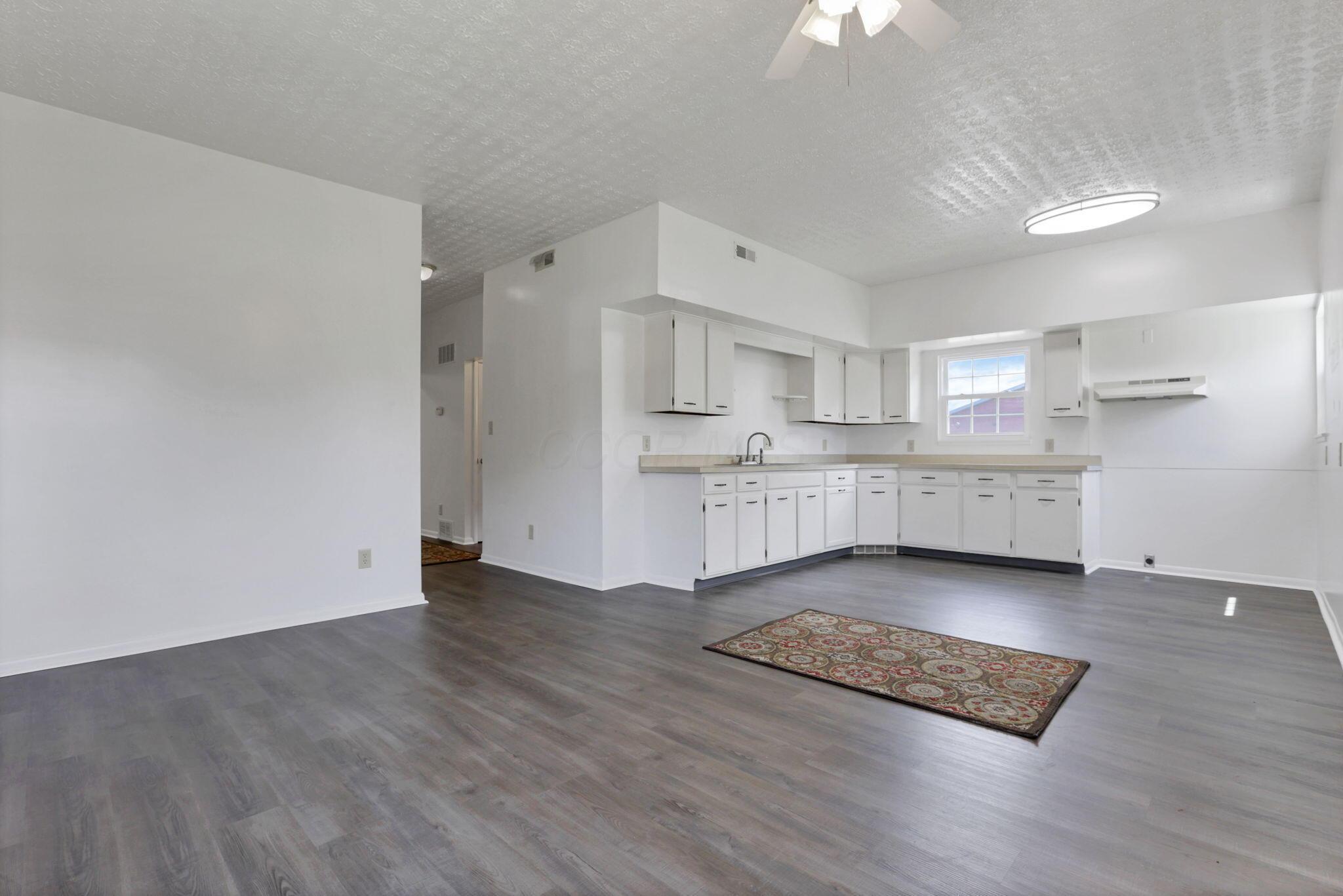 1855 Cherry Valley Road Newark, OH 43055 - Photo 6 of 22 20-web-or-mls-0V3A8693