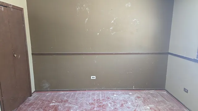 an empty room with a window