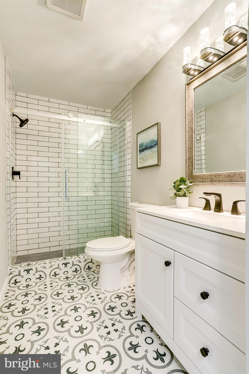1538 Northgate Square, Unit 31B Reston, VA 20190 - Photo 17 of 30 Newly Upgraded Bathroom