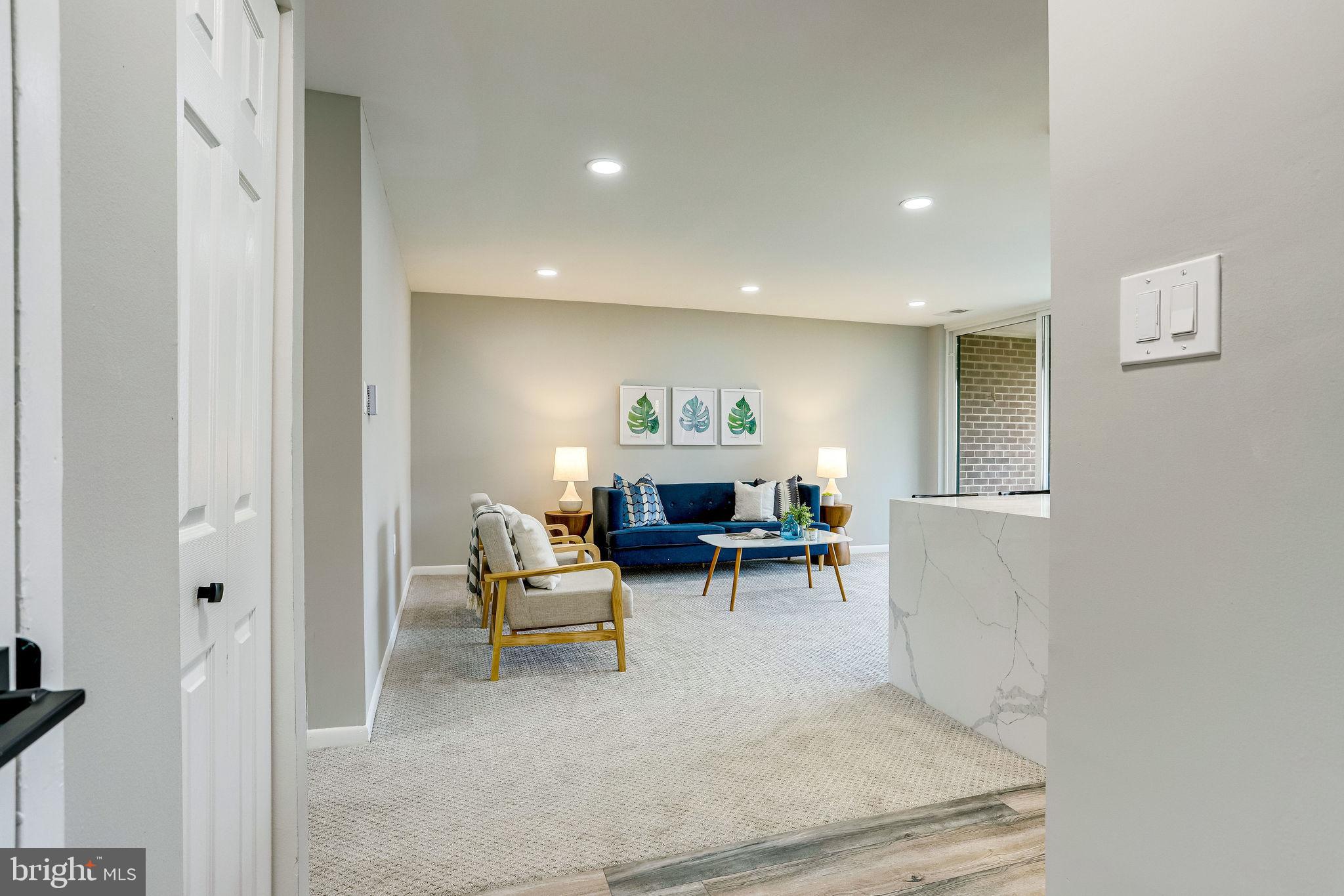 1538 Northgate Square, Unit 31B Reston, VA 20190 - Photo 4 of 30 Spacious Living Room with Recessed Lights