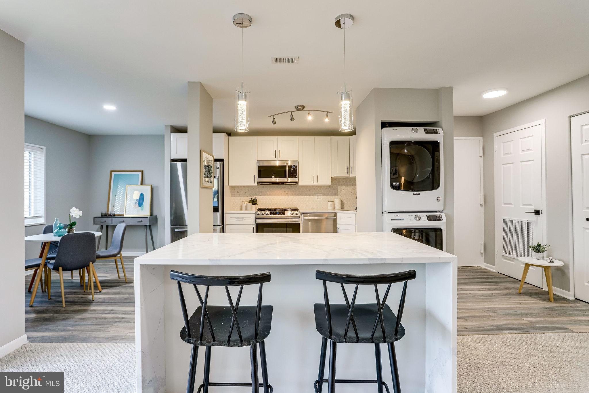 1538 Northgate Square, Unit 31B Reston, VA 20190 - Photo 5 of 30 Waterfall Island Between Living Room and Kitchen