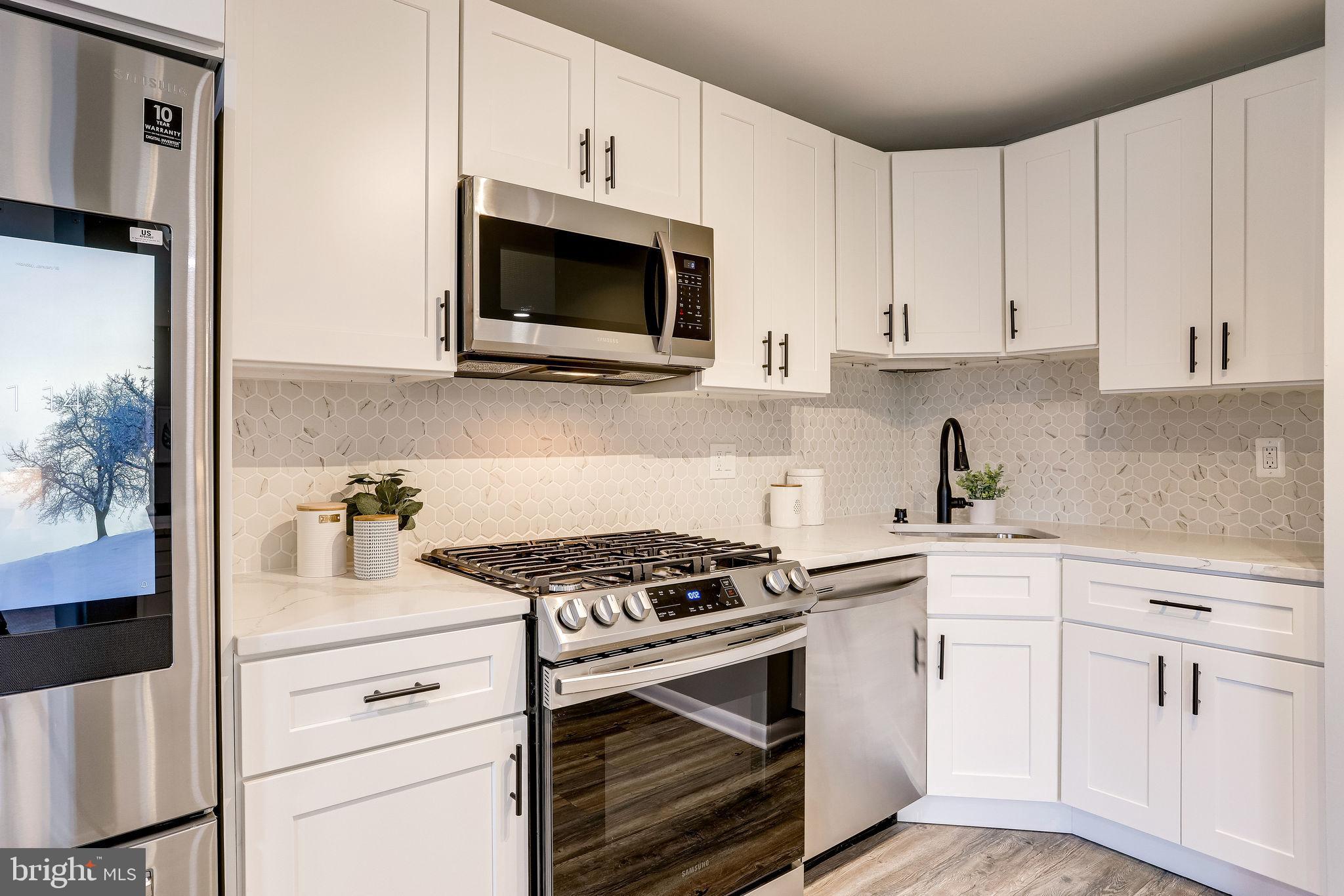 1538 Northgate Square, Unit 31B Reston, VA 20190 - Photo 8 of 30 Designer Kitchen with Brand New Appliances