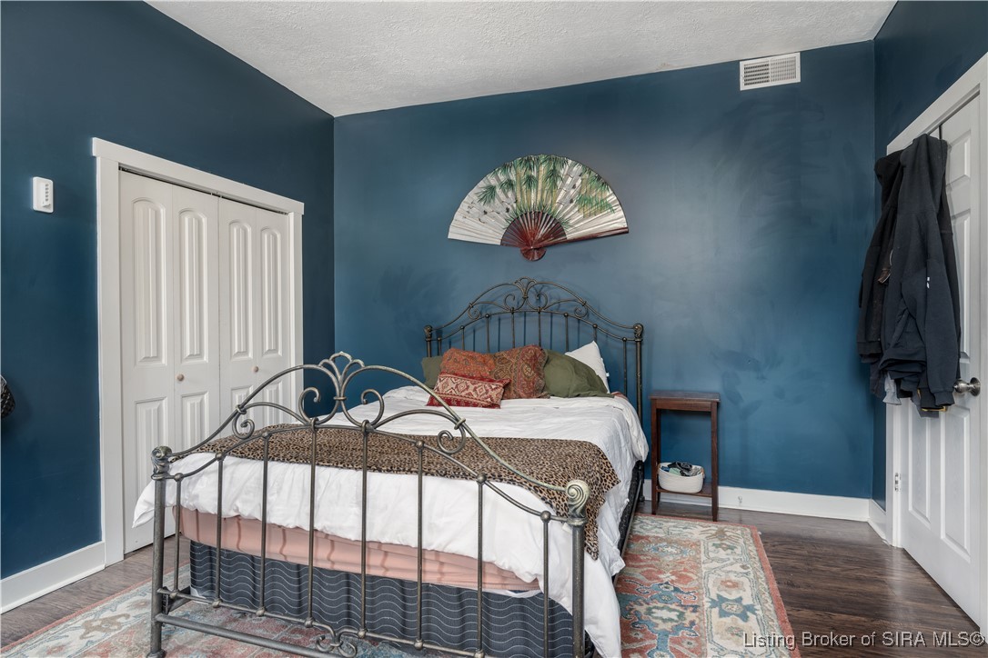 950 East Chestnut Street Jeffersonville, IN 47130 - Photo 13 of 28