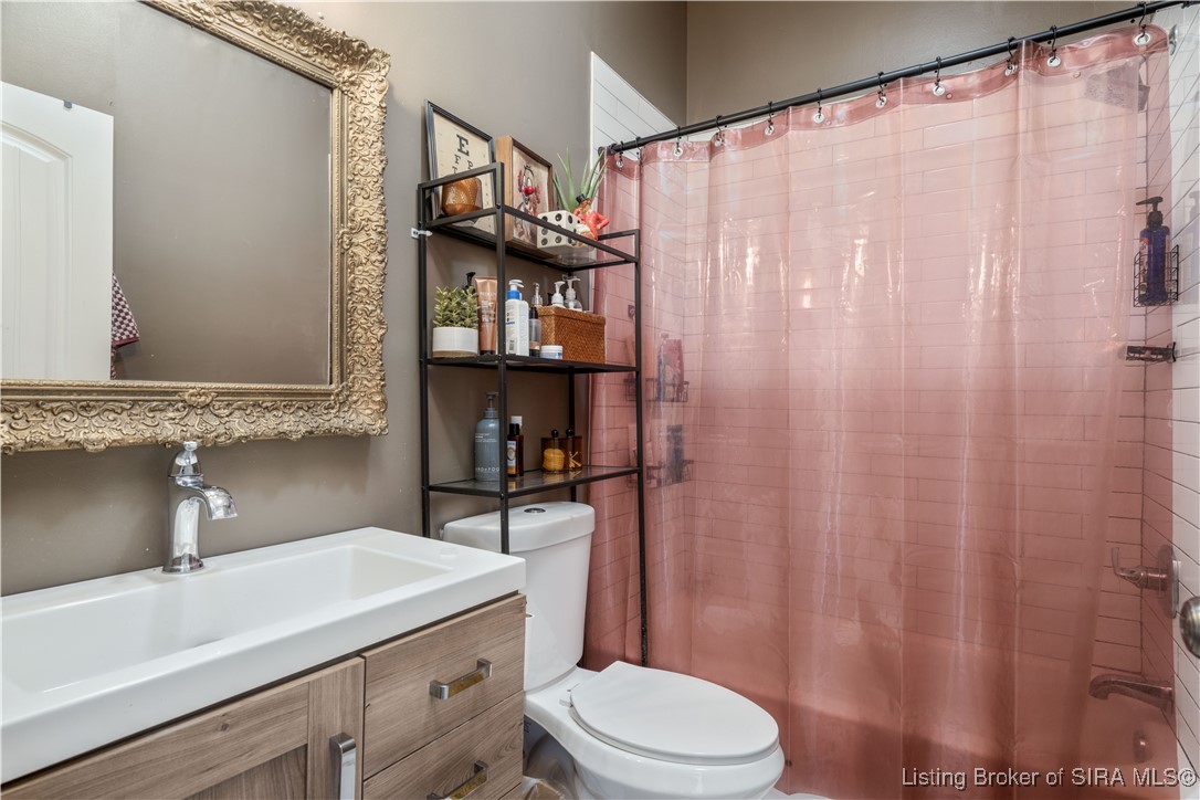 950 East Chestnut Street Jeffersonville, IN 47130 - Photo 15 of 28