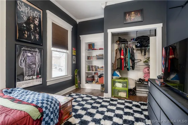 $234,900 | 950 East Chestnut Street, Jeffersonville, IN 47130