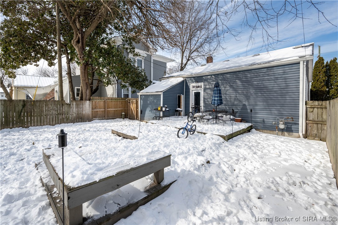 950 East Chestnut Street Jeffersonville, IN 47130 - Photo 20 of 28