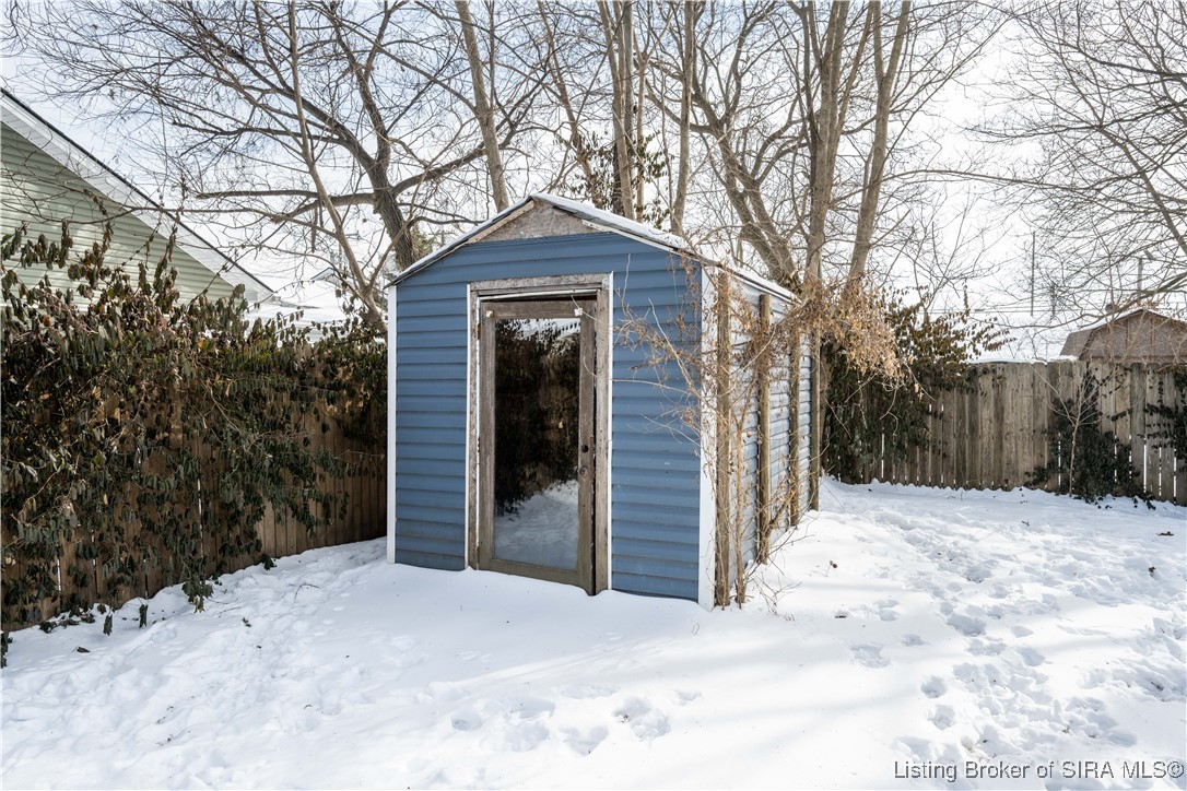 950 East Chestnut Street Jeffersonville, IN 47130 - Photo 24 of 28