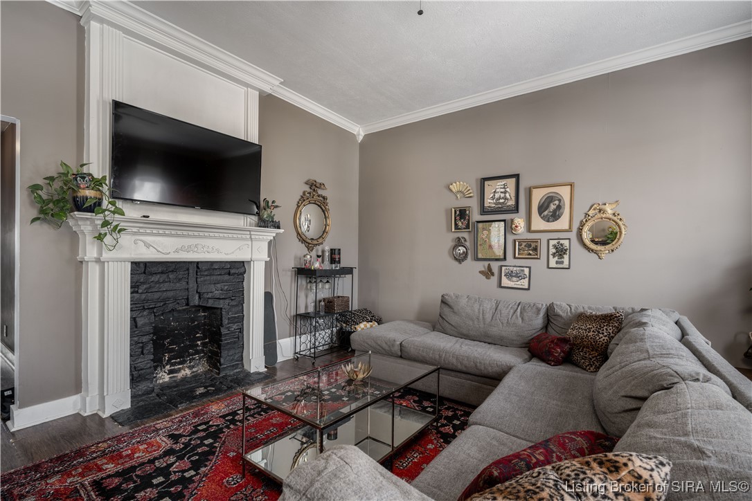 950 East Chestnut Street Jeffersonville, IN 47130 - Photo 8 of 28