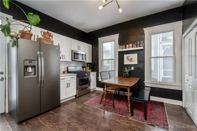 $234,900 | 950 East Chestnut Street, Jeffersonville, IN 47130