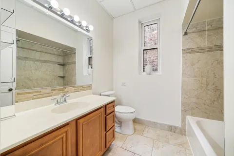 $2,300 | 1848 West Wabansia Avenue, Unit 2, Chicago, IL 60622