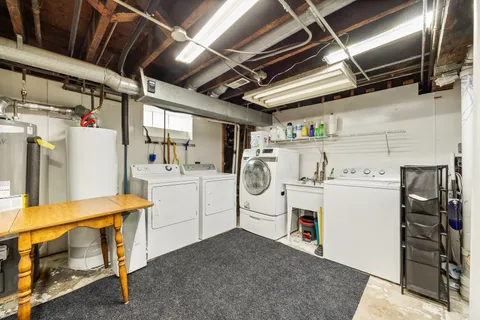 $2,300 | 1848 West Wabansia Avenue, Unit 2, Chicago, IL 60622