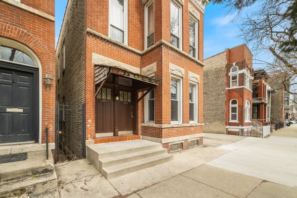 $2,300 | 1848 West Wabansia Avenue, Unit 2, Chicago, IL 60622