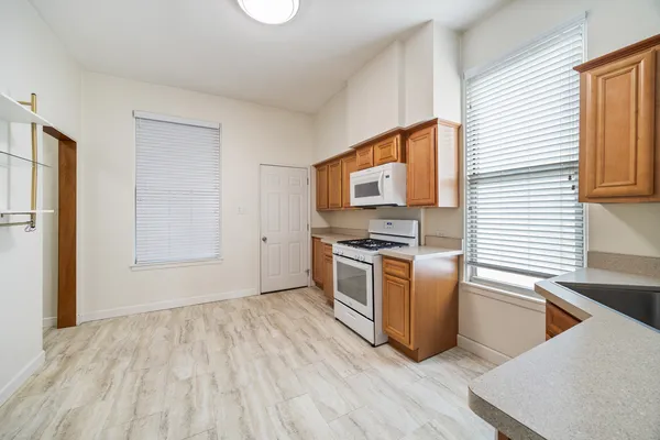 $2,300 | 1848 West Wabansia Avenue, Unit 2, Chicago, IL 60622