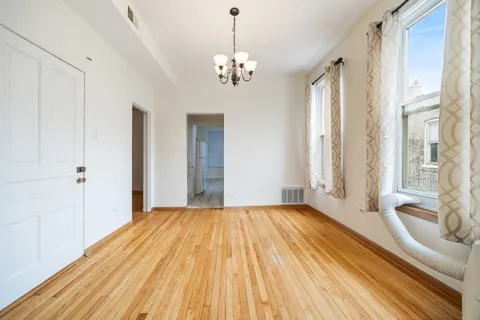 $2,300 | 1848 West Wabansia Avenue, Unit 2, Chicago, IL 60622