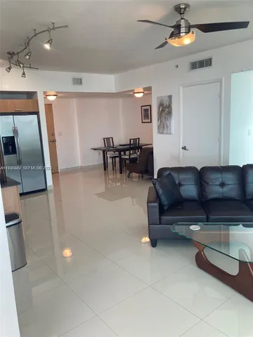 $3,000 | 350 South Miami Avenue, Unit 3907, Miami, FL 33130