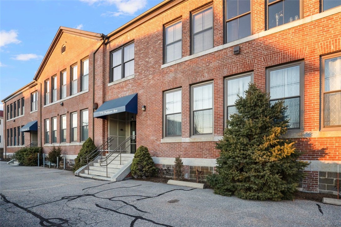 775 Potters Avenue, Unit 3 Providence, RI 02907 - Photo 15 of 17