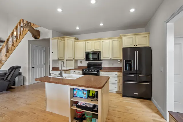 $1,100,000 | 47727 West Baseline Road, Grand Junction, MI 49056