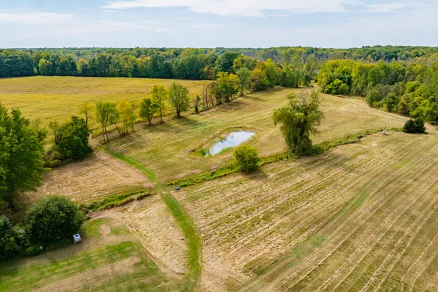 $1,100,000 | 47727 West Baseline Road, Grand Junction, MI 49056