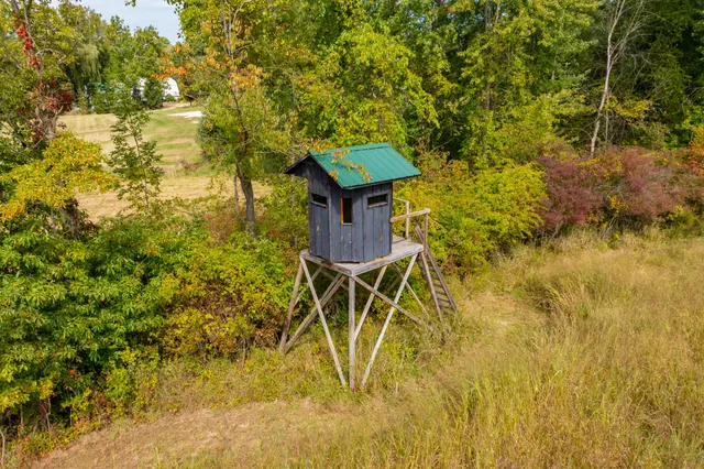 $1,100,000 | 47727 West Baseline Road, Grand Junction, MI 49056