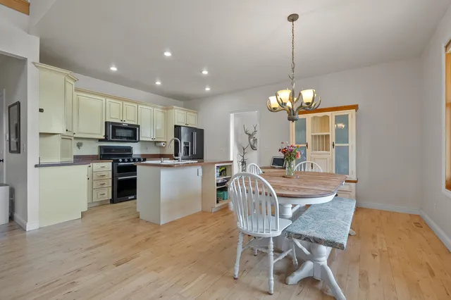 $1,100,000 | 47727 West Baseline Road, Grand Junction, MI 49056