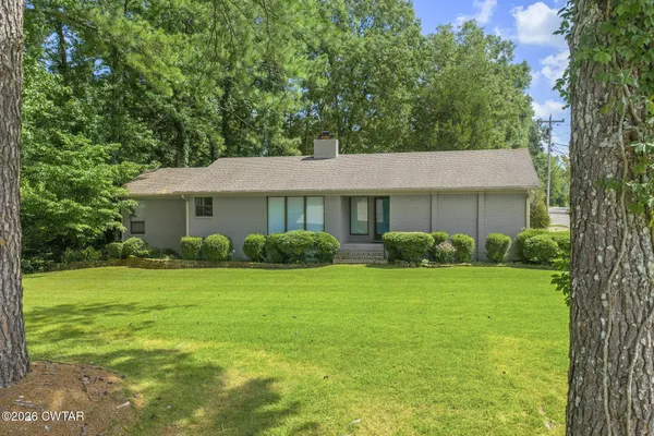$329,900 | 418 Deerwood Lane, Lexington, TN 38351