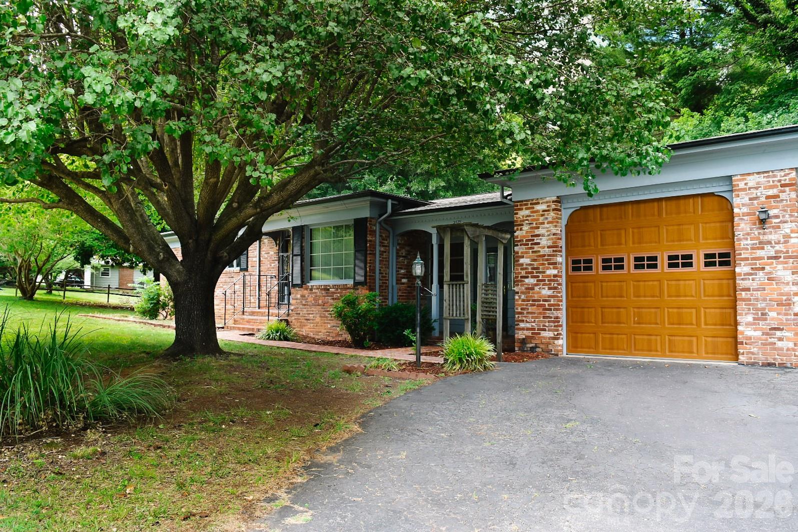 2575 Country Club Road Wilkesboro, NC 28697 - Photo 7 of 47
