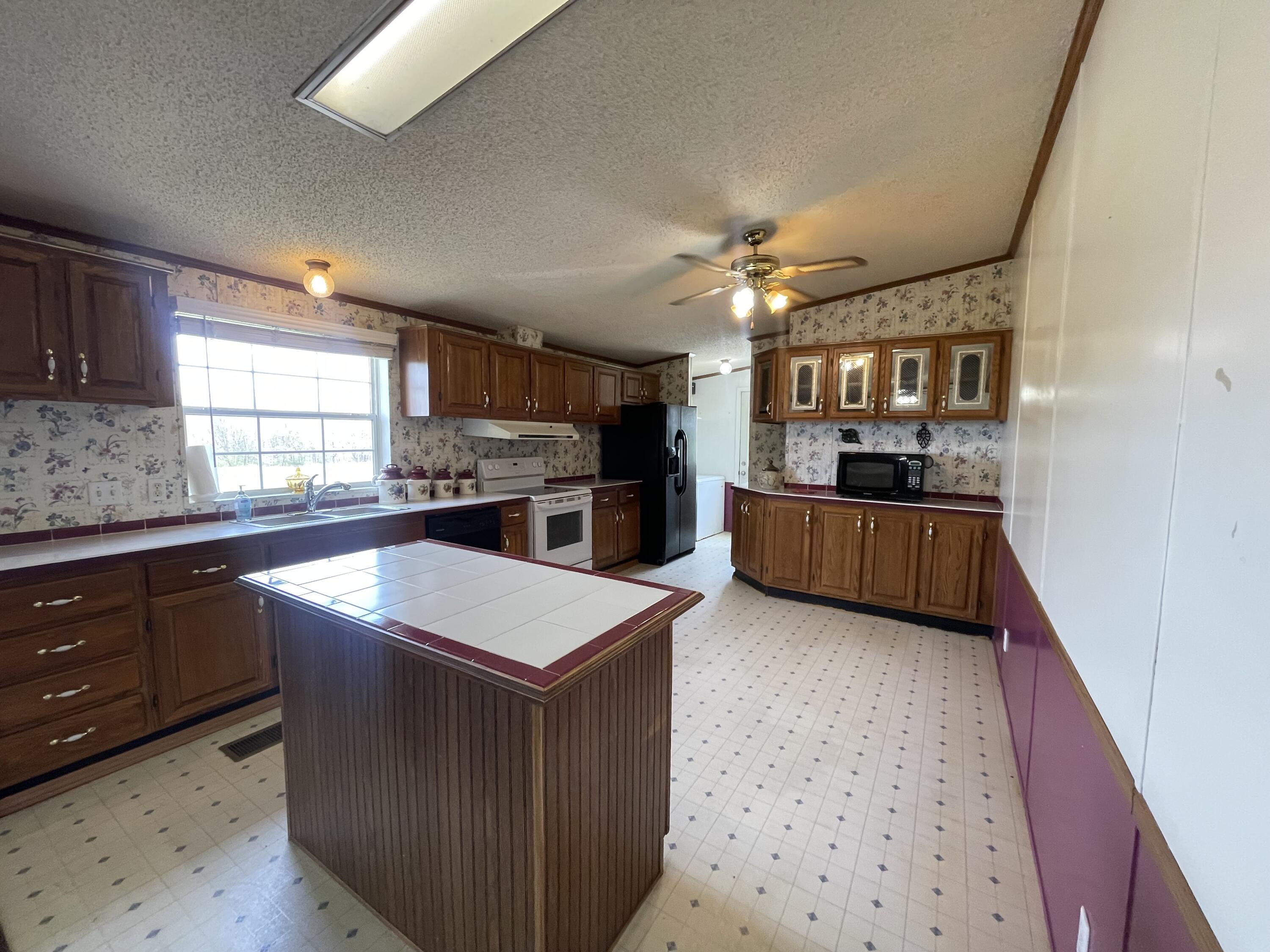193 Lynn Rothwell Road Pikeville, TN 37367 - Photo 11 of 29 IMG_5335
