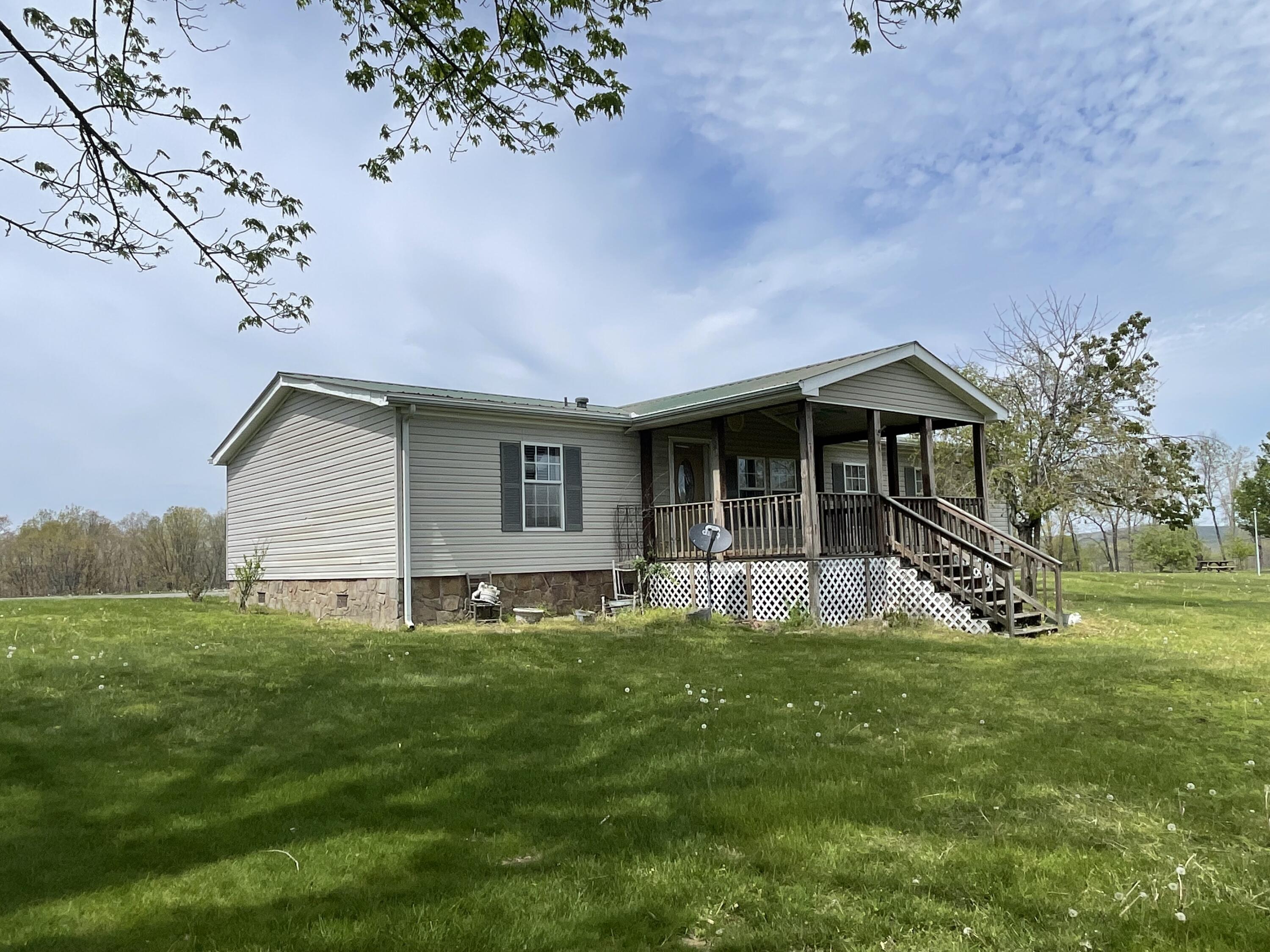 193 Lynn Rothwell Road Pikeville, TN 37367 - Photo 2 of 29 IMG_5361