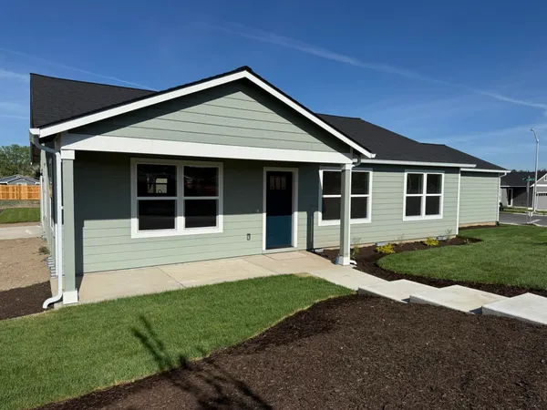 $374,950 | 639 Northeast Arnold Street, Unit 173, Madras, OR 97741