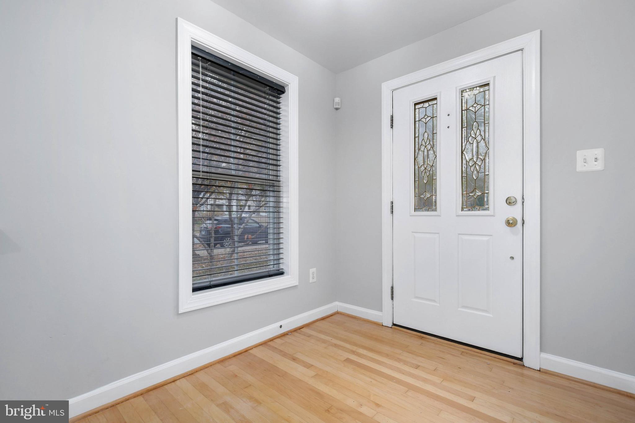 10726 Horde Street Silver Spring, MD 20902 - Photo 4 of 48