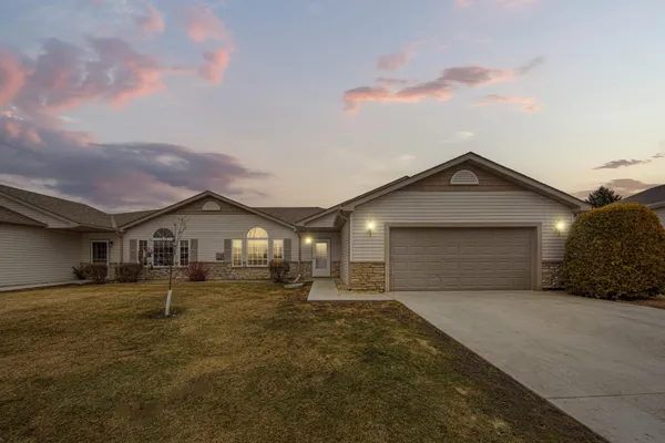 $259,900 | 1111 25th Avenue Northwest, Faribault, MN 55021