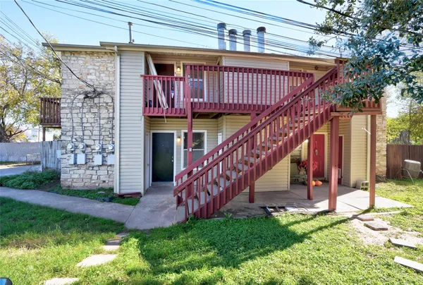 $1,350 | 823 Taulbee Lane, Unit B, Austin, TX 78757