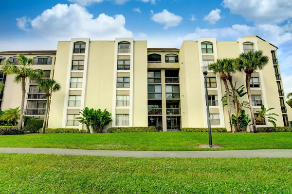 $2,800 | 1915 Lavers Circle, Unit E504, Delray Beach, FL 33444