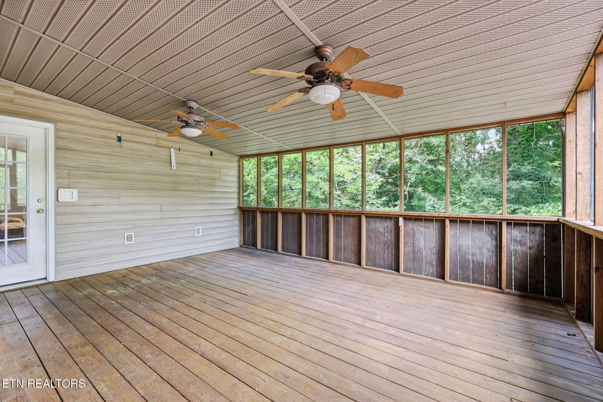 201 Windsong Road Clinton, TN 37716 - Photo 35 of 59 Gallery Image 35