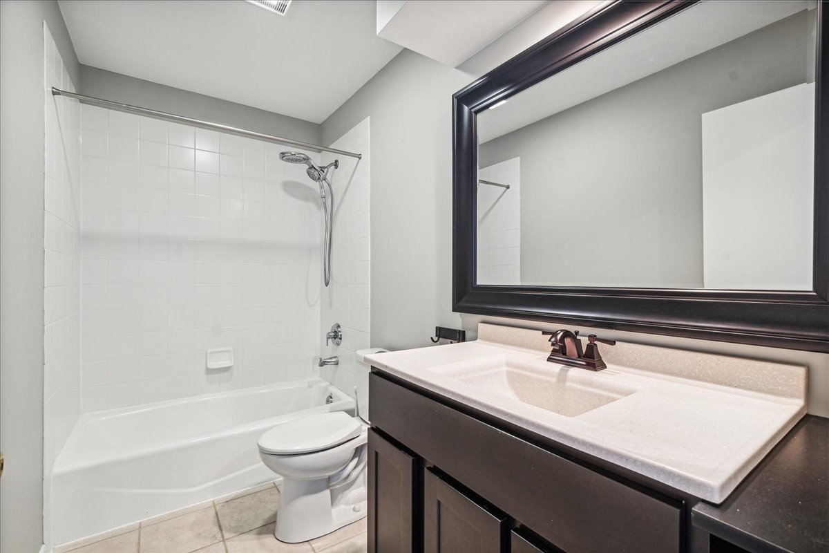 740 De Roo Loop Highwood, IL 60040 - Photo 16 of 20