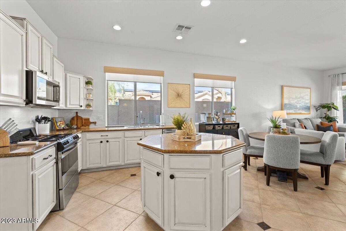 14257 North 106th Place Scottsdale, AZ 85255 - Photo 24 of 58 21-Kitchen