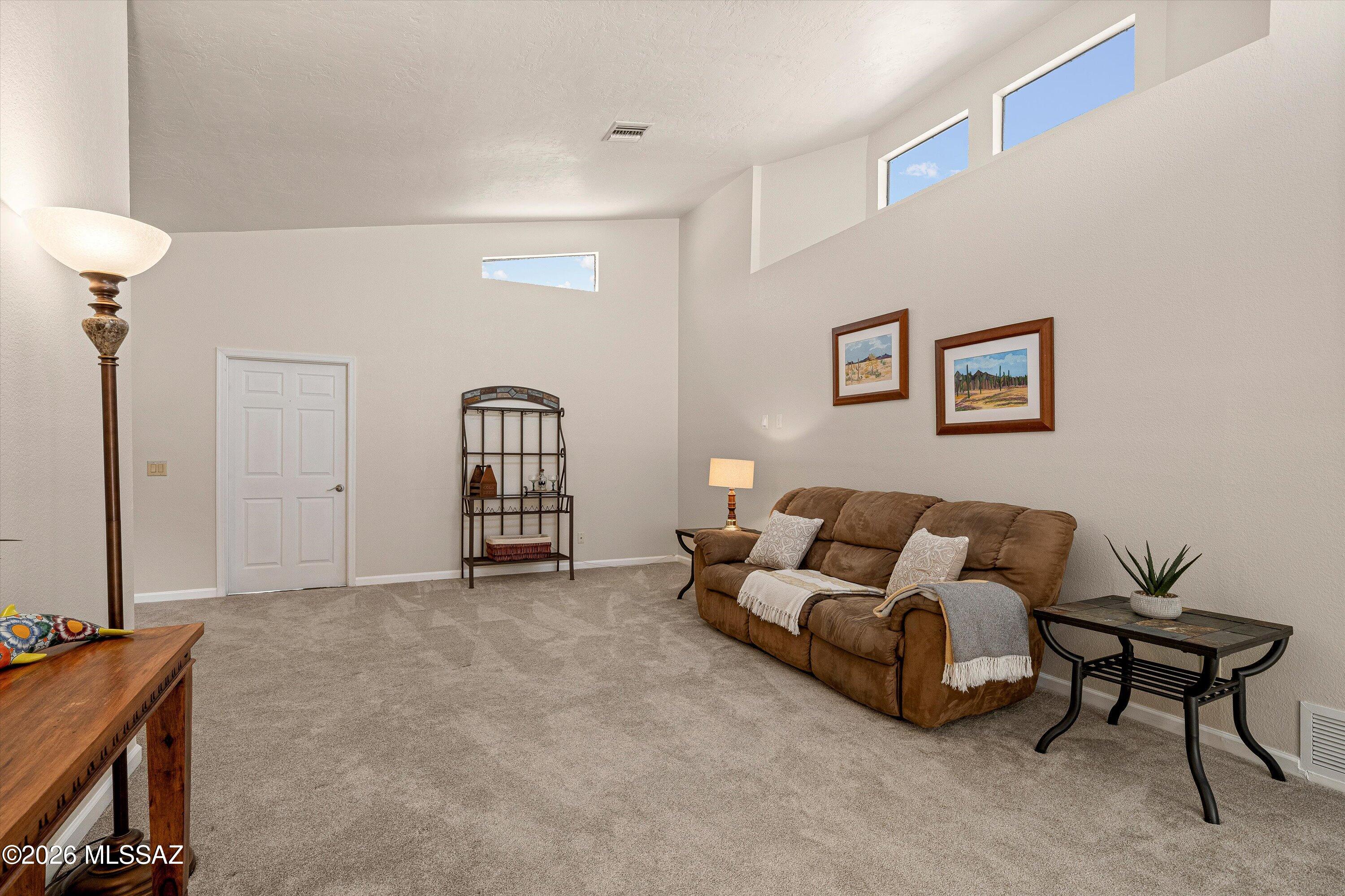 7402 East Wandering Road Tucson, AZ 85750 - Photo 10 of 38 Living Area