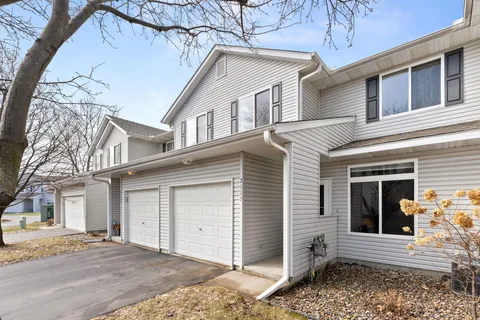 $225,000 | 2115 Parkway Avenue, Shakopee, MN 55379